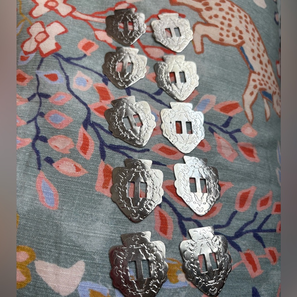 10 Pc Vintage Western Silver Tone Arrowhead Slotted Conchos